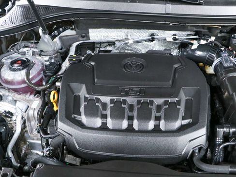 Used 2023 Volkswagen Tiguan SE FWD image 31