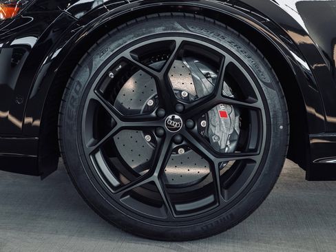 New 2025 Audi RS Q8 performance image 5