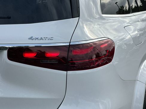 New 2026 Mercedes-Benz GLS 580 4MATIC image 25