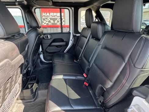 Used 2018 Jeep Wrangler Unlimited Rubicon image 16