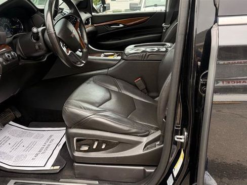 Used 2016 Cadillac Escalade ESV Luxury AWD/4WD image 10