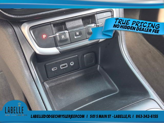 Used 2024 GMC Terrain SLE w/ Driver Convenience Package FWD image 27