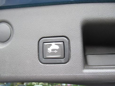 Used 2022 Chevrolet Equinox LT FWD image 29