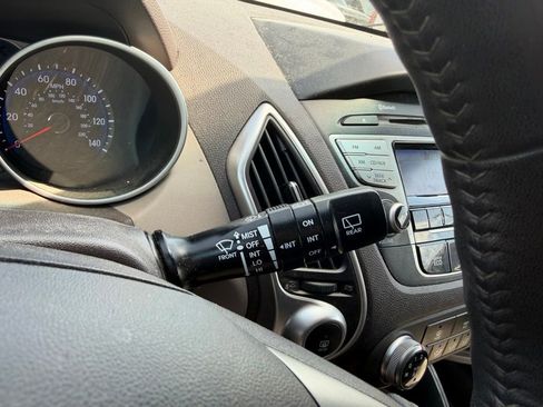 Used 2013 Hyundai Tucson GLS FWD image 25