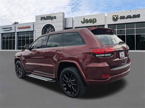 Used 2022 Jeep Grand Cherokee Laredo X image 5