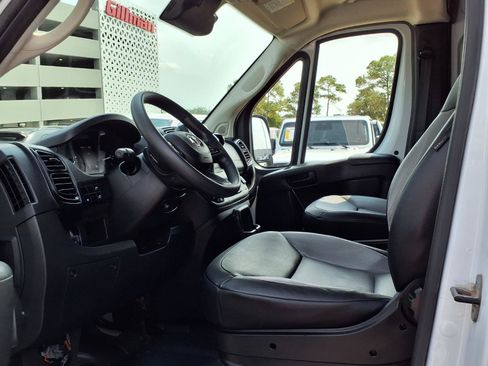 Used 2025 RAM ProMaster 2500 w/ Convenience Group FWD image 20