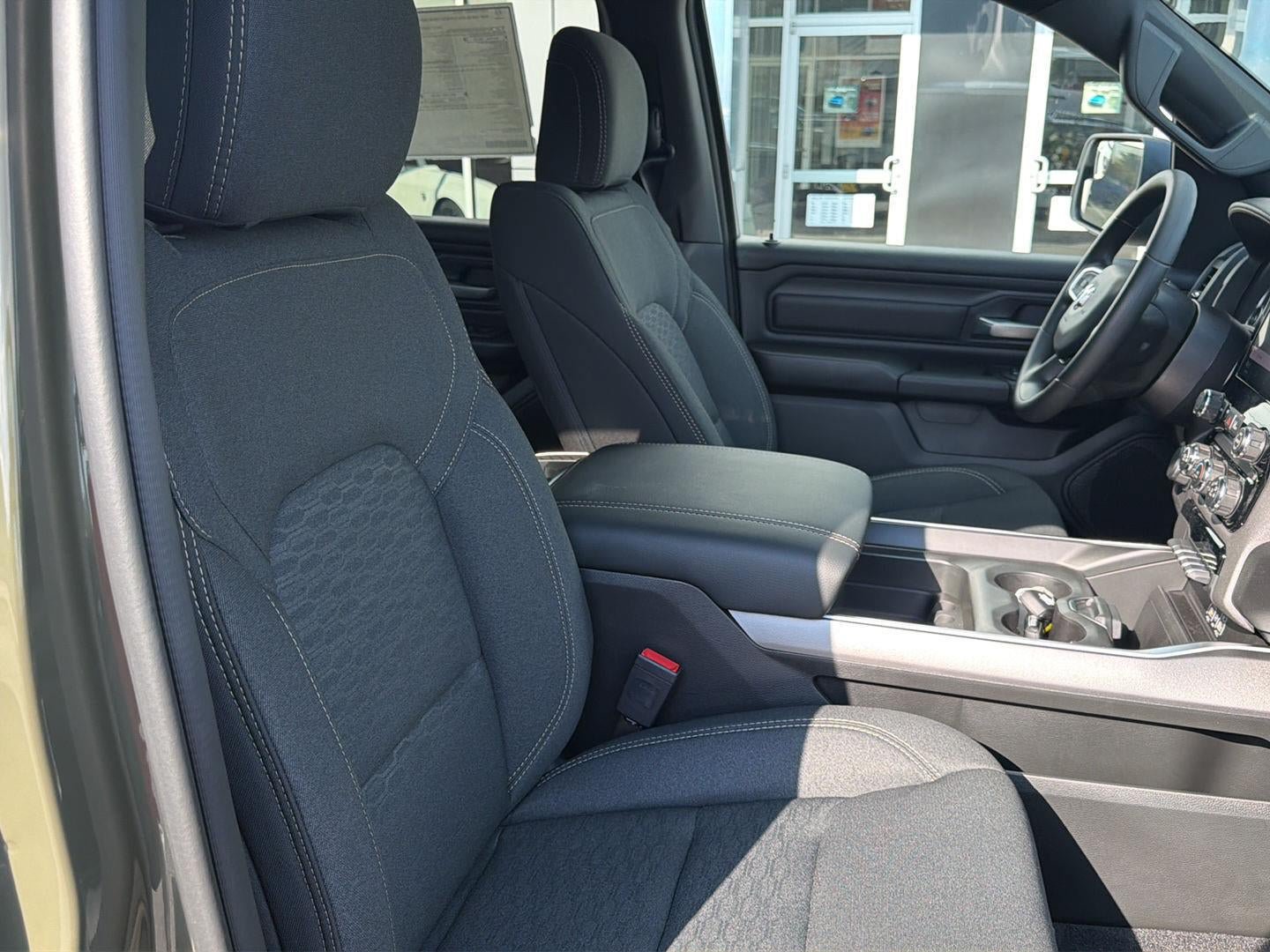 New 2027 RAM 1500 Express AWD/4WD image 18