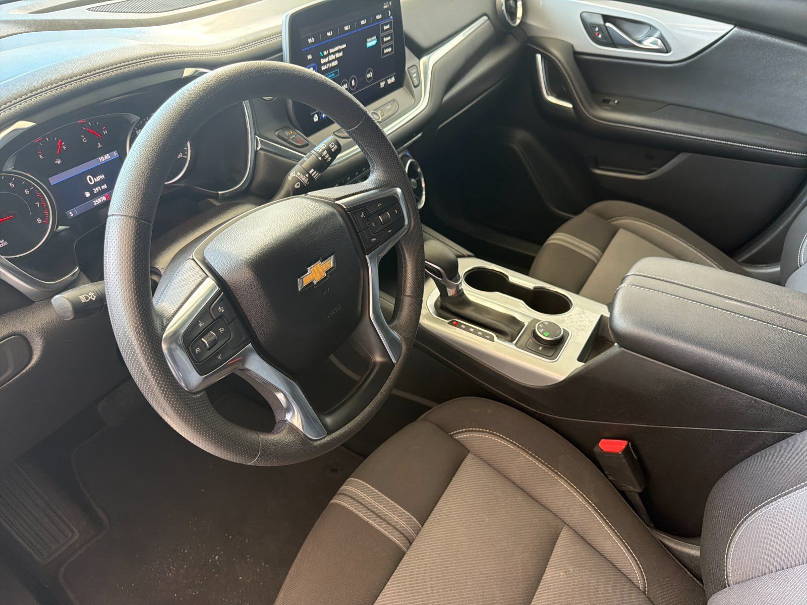 Used 2025 Chevrolet Blazer LT AWD/4WD image 9