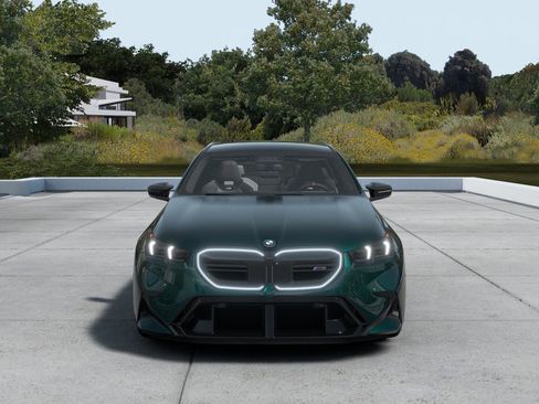 New 2026 BMW M5 Touring image 3