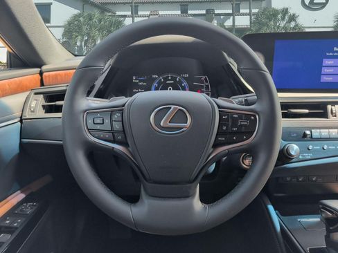 Used 2024 Lexus ES 350 w/ Premium Package FWD image 13