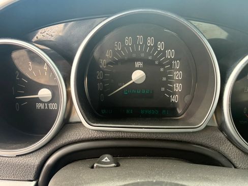 Used 2005 Chevrolet SSR w/ Preferred Equipment Group RWD image 23