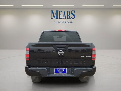 Used 2024 Nissan Frontier SV image 4