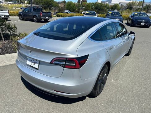 Used 2018 Tesla Model 3 Long Range RWD image 5