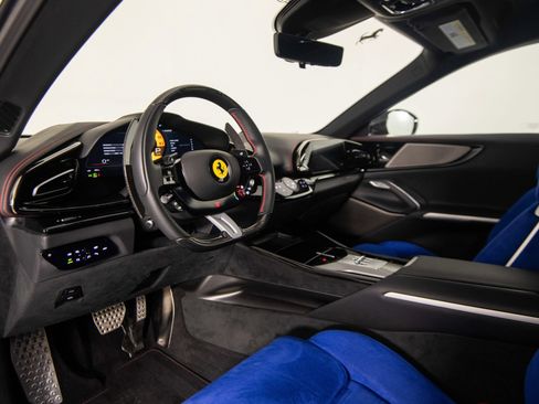 Used 2025 Ferrari Purosangue AWD/4WD image 12
