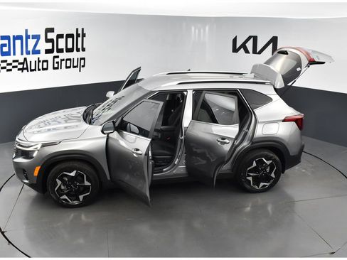 Used 2024 Kia Seltos EX FWD image 30