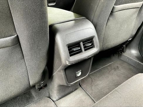 Used 2018 Chevrolet Equinox LT FWD image 10