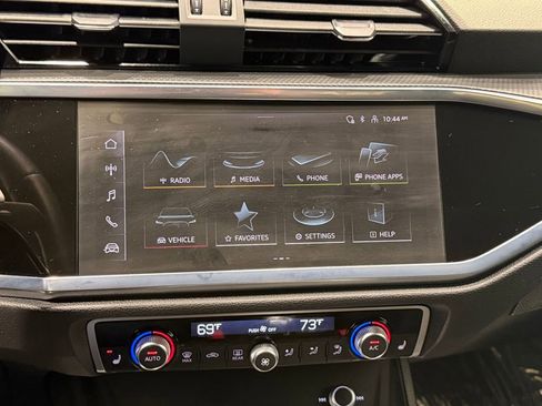 Used 2025 Audi Q3 2.0T Premium image 13