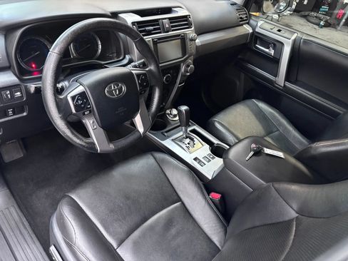Used 2016 Toyota 4Runner SR5 AWD/4WD image 8