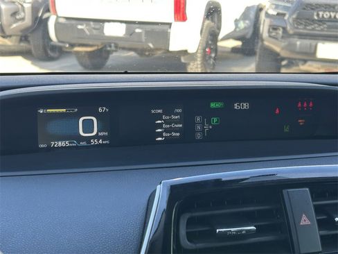 Used 2018 Toyota Prius Two image 31