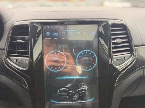 Used 2015 Jeep Grand Cherokee SRT w/ Trailer Tow Group IV AWD/4WD image 17