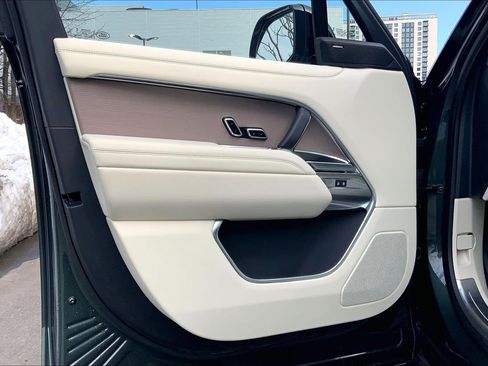 New 2026 Land Rover Range Rover Long Wheelbase SE image 10