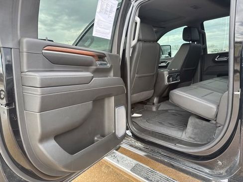 Used 2024 GMC Sierra 2500 Denali w/ Denali Reserve Package image 18