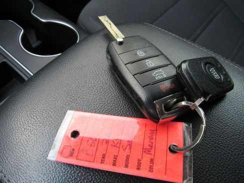 Used 2019 Kia Sorento AWD image 14