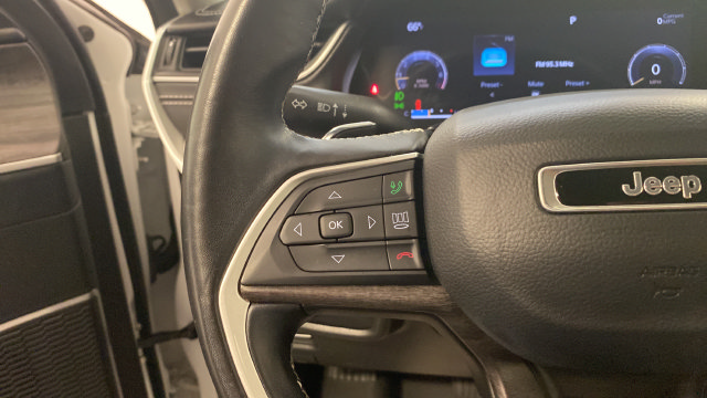 Used 2022 Jeep Grand Cherokee L Limited AWD/4WD image 19