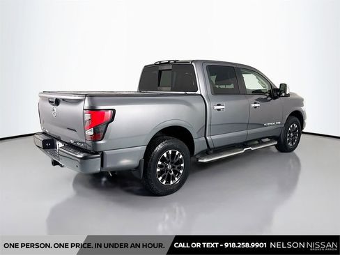 Used 2020 Nissan Titan SL w/ Moonroof Package AWD/4WD image 5