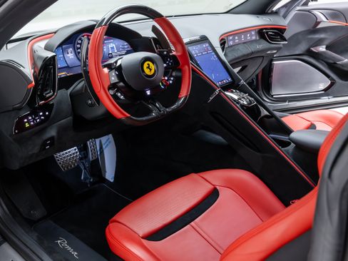 Used 2022 Ferrari Roma RWD image 33