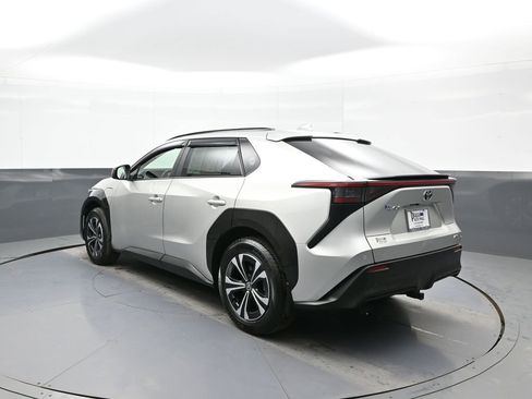 Used 2023 Toyota bZ4X XLE w/ Weather Package image 8