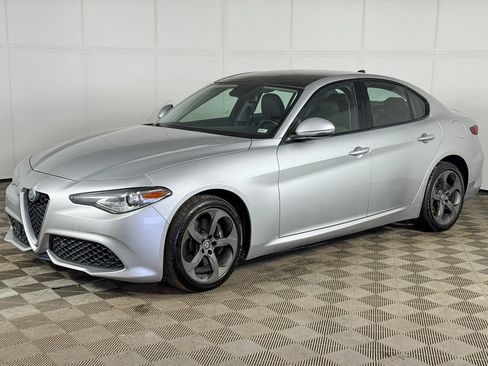 Used 2018 Alfa Romeo Giulia AWD image 8