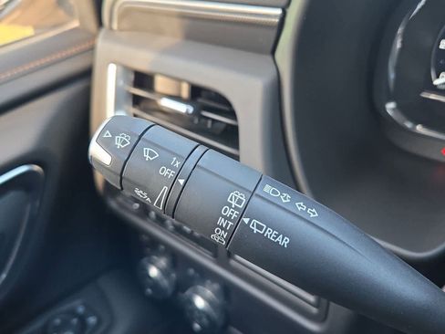 Used 2024 GMC Yukon AT4 image 25