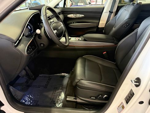Used 2025 Genesis GV70 2.5T w/ Advanced Package image 42