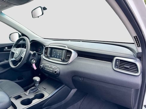 Used 2019 Kia Sorento AWD image 29