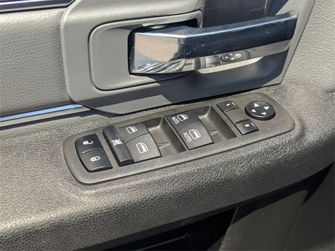 Used 2022 RAM 1500 Classic SLT image 24