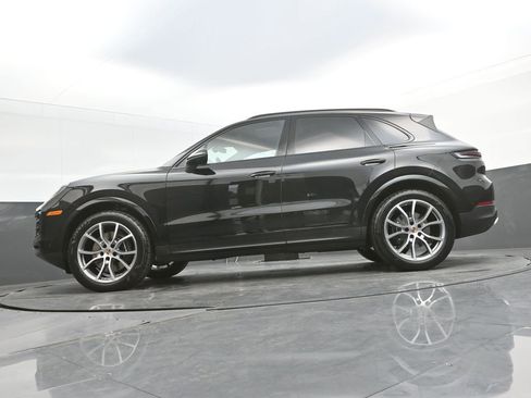 New 2026 Porsche Cayenne image 33