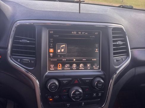 Used 2014 Jeep Grand Cherokee Altitude AWD/4WD image 16