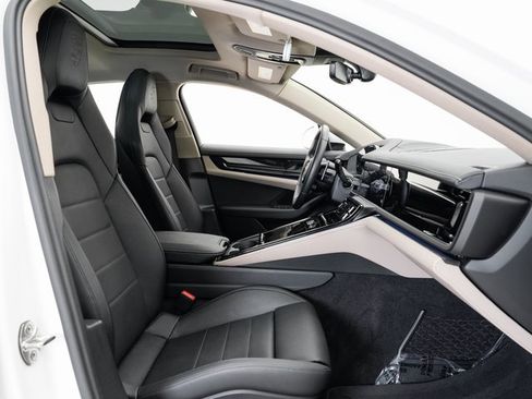 Used 2024 Porsche Panamera 4 image 23