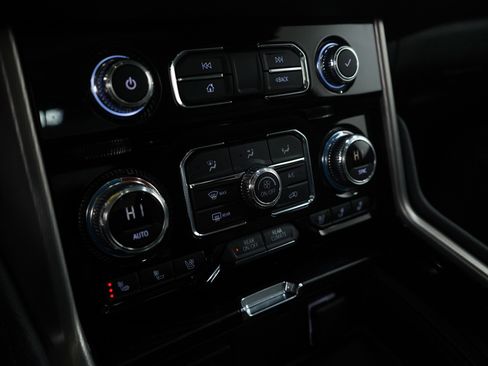 Used 2021 GMC Yukon Denali w/ Denali Ultimate Package image 23