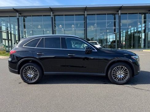 Used 2024 Mercedes-Benz GLC 300 4MATIC image 8