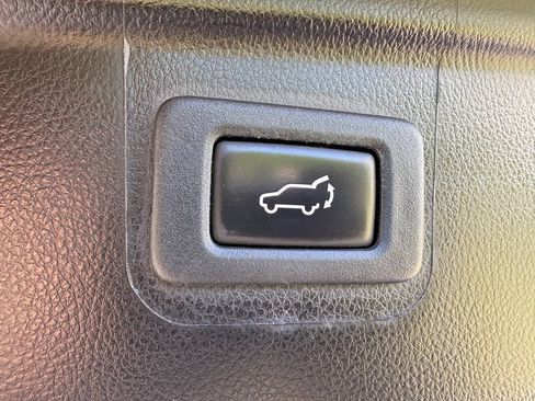 Used 2018 Subaru Outback 2.5i Premium AWD/4WD image 16