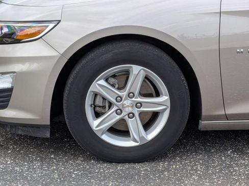 Used 2025 Chevrolet Malibu LT FWD image 11