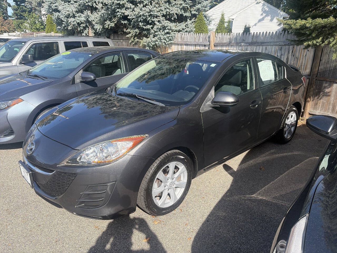 Used 2010 MAZDA MAZDA3 i Touring FWD image 1