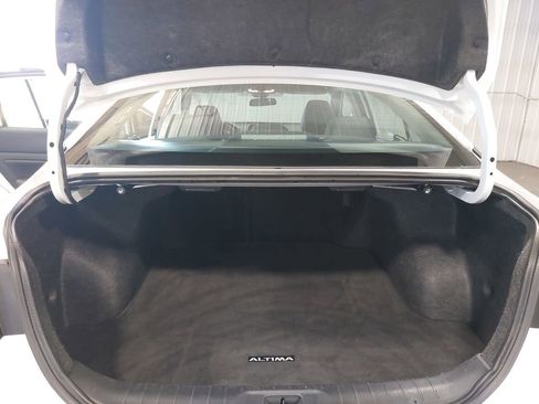 Certified 2025 Nissan Altima 2.5 SV FWD image 13