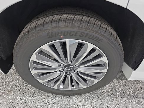 New 2026 INFINITI QX80 Luxe AWD/4WD image 14