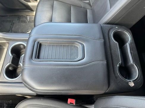 Used 2022 Chevrolet Suburban Z71 AWD/4WD image 16