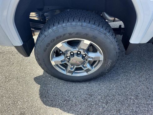 New 2026 GMC Sierra 2500 SLT w/ SLT Premium Package image 6