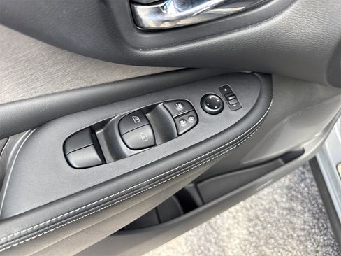 Used 2024 Nissan Murano SV w/ SV Midnight Edition Package image 14