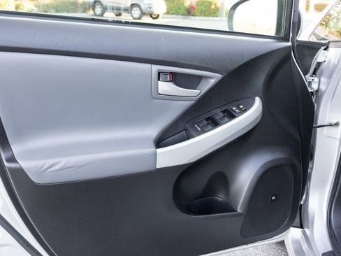 Used 2013 Toyota Prius Four w/ Deluxe Solar Roof Pkg image 22